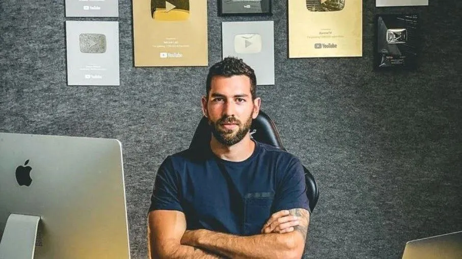 Capa de Milionário com Facebook Giorgio Barone: Download Completo 2022