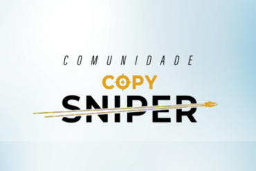 Comunidade Copy Sniper Mr Lançamentos - Imagem de copywriter focado em tela de computador com gráficos de vendas subindo.