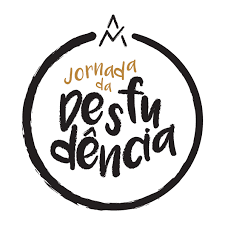 Nathalia Arcuri apresentando o curso Jornada da Desfudencia 2022 sobre finanças e investimentos.