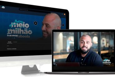 Ian Dalla demonstrando o curso Zero a Meio Milhão com Taboola para um público engajado, com gráficos de crescimento e sucesso.